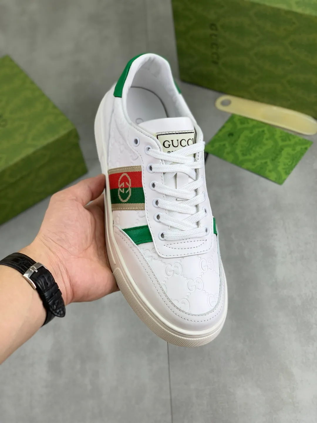 Men's shoes 💰P420 💰[New style]🆘 The latest model from Gucci GUCCI official website🎁Classic casual and fashionable men's shoes👟Best model💥The style is simple and elegant, exclusive for trendy men. Unique official website latest brand elements👑Gucci original decoration, fashionable and generous, original soft calfskin fabric➕Comfortable soft first-layer pigskin lining ✅The official website specifies the wear-resistant casual outsole, the classic model is taken in kind🎬Color: 4️⃣colors available😍Number: 38-44